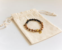 Load image into Gallery viewer, Dwell Onyx Bracelet
